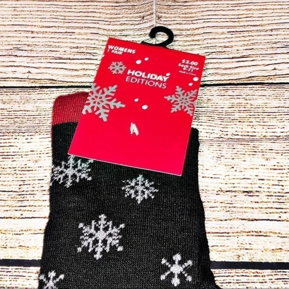 Holiday Edition Christmas Knee High Socks 2 Pairs